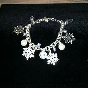 Charm bracelet